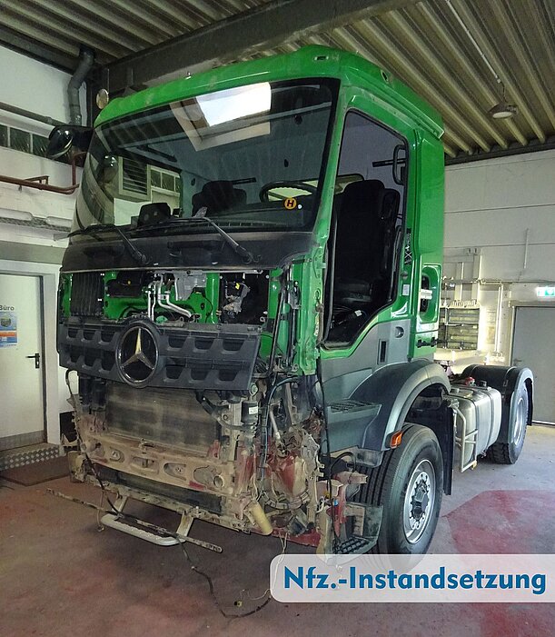LKW mit Unfallschaden